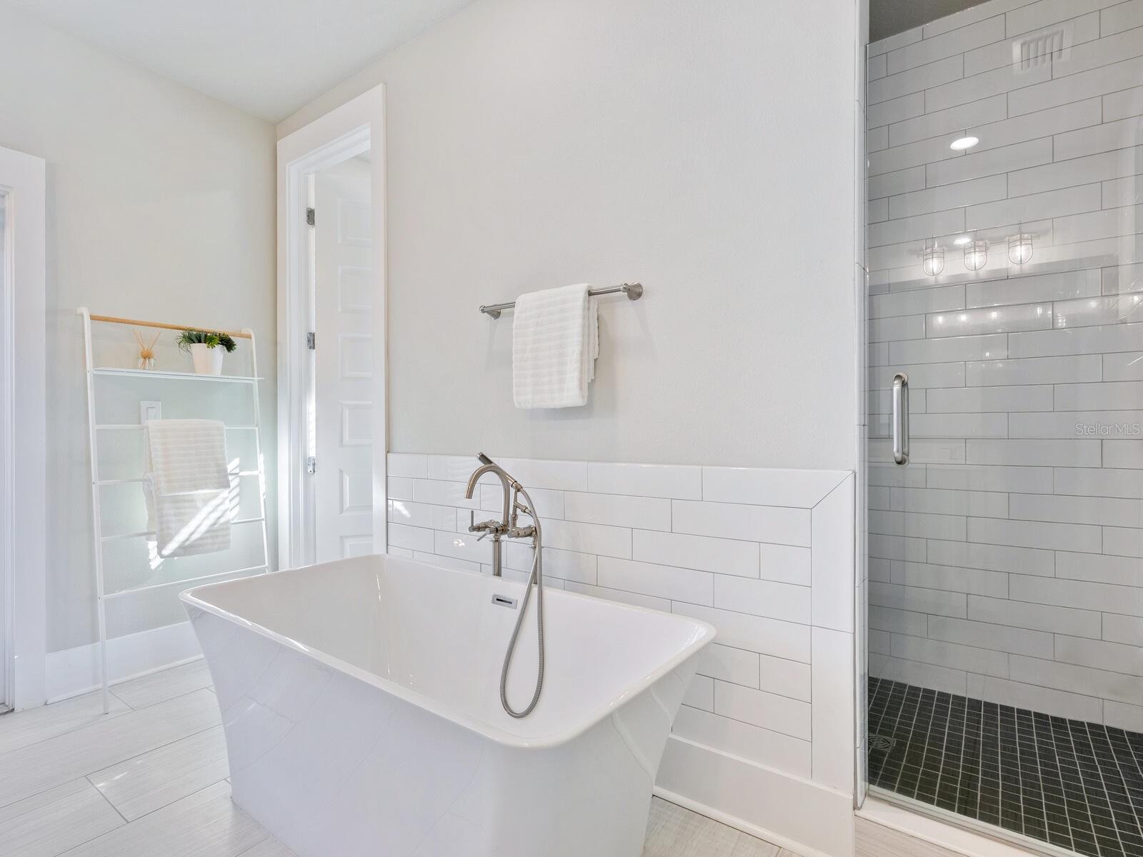 508 LAUREL PARK DR, SARASOTA, FL, 34236