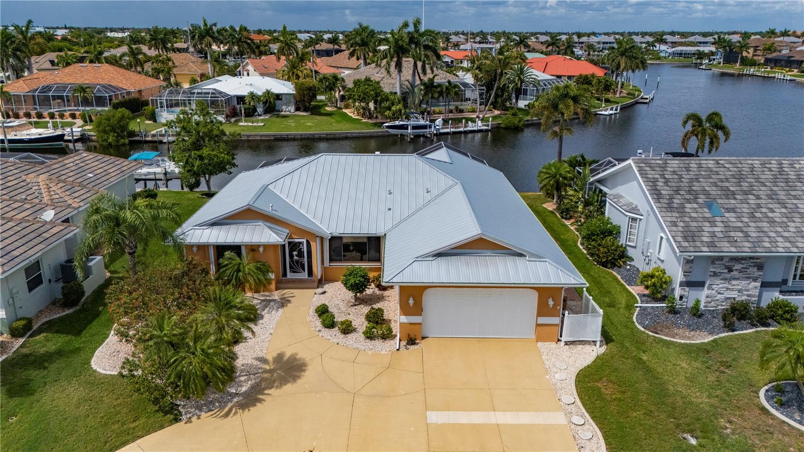 1626 ALBATROSS DR, PUNTA GORDA, FL, 33950