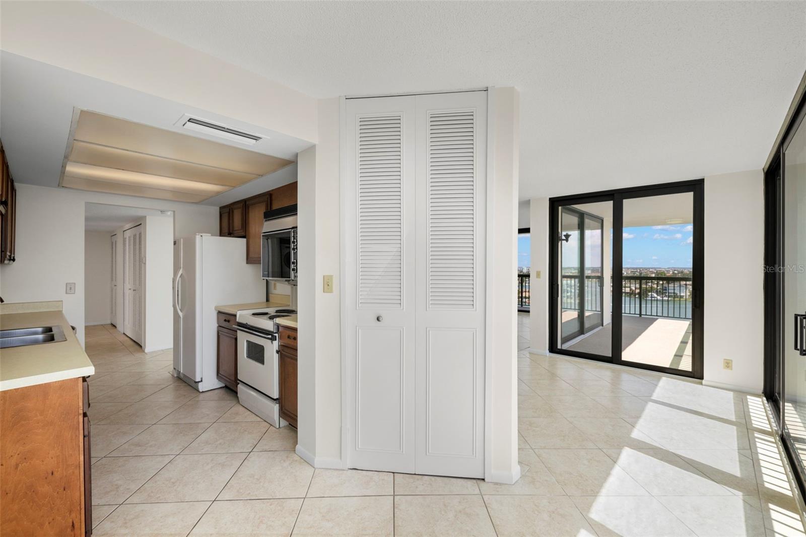 9425 BLIND PASS RD #1008, ST PETE BEACH, FL, 33706