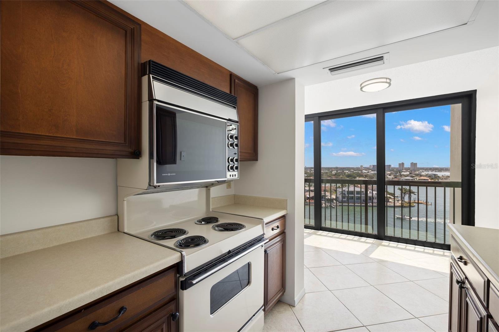 9425 BLIND PASS RD #1008, ST PETE BEACH, FL, 33706