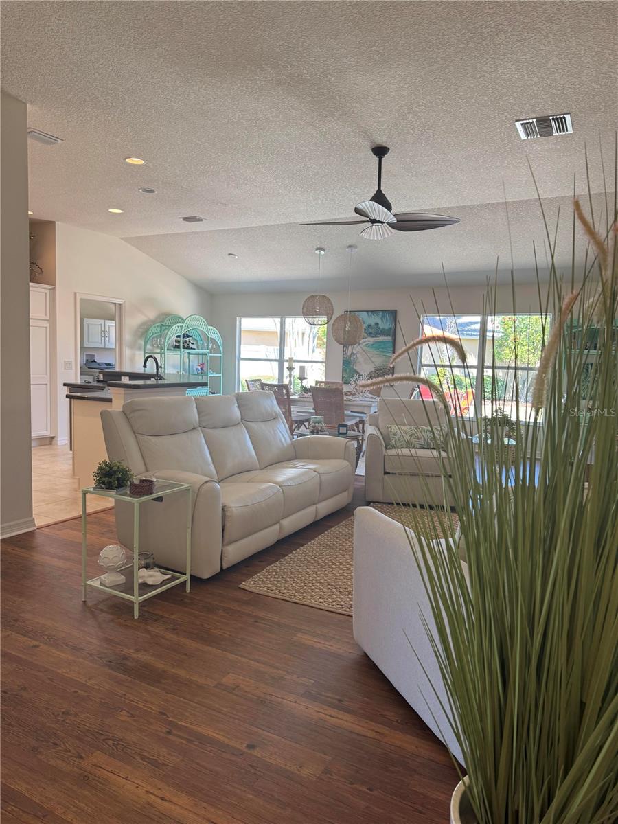 1883 LOADSTAR AVE, THE VILLAGES, FL, 32162