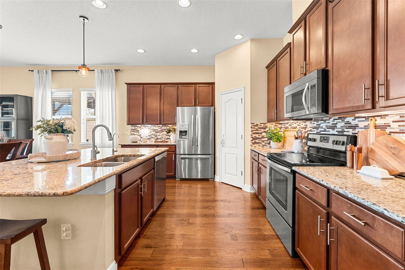 8115 CHAMPIONS FOREST WAY, TAMPA, FL, 33635