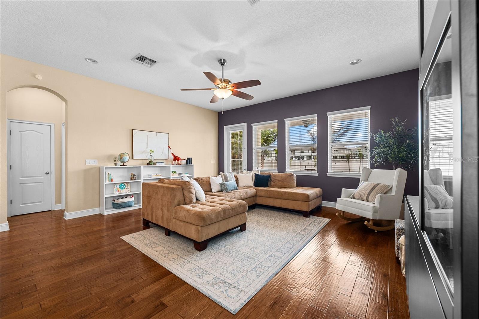 8115 CHAMPIONS FOREST WAY, TAMPA, FL, 33635