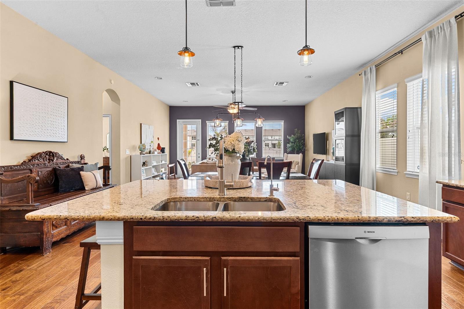 8115 CHAMPIONS FOREST WAY, TAMPA, FL, 33635