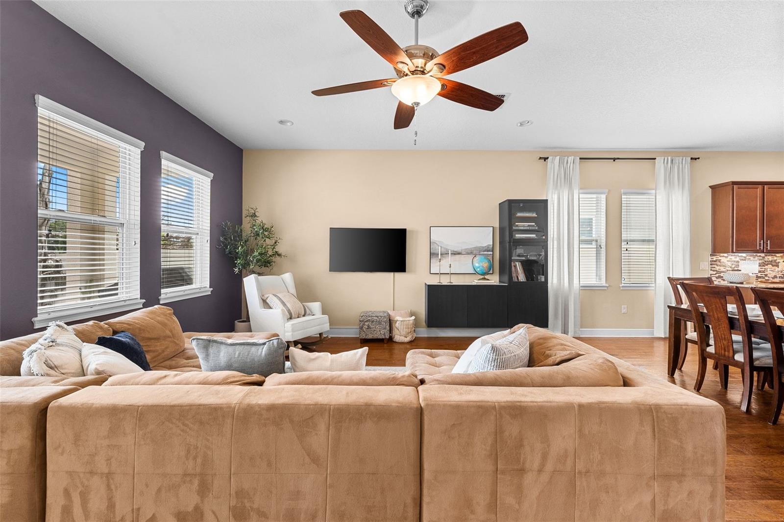 8115 CHAMPIONS FOREST WAY, TAMPA, FL, 33635