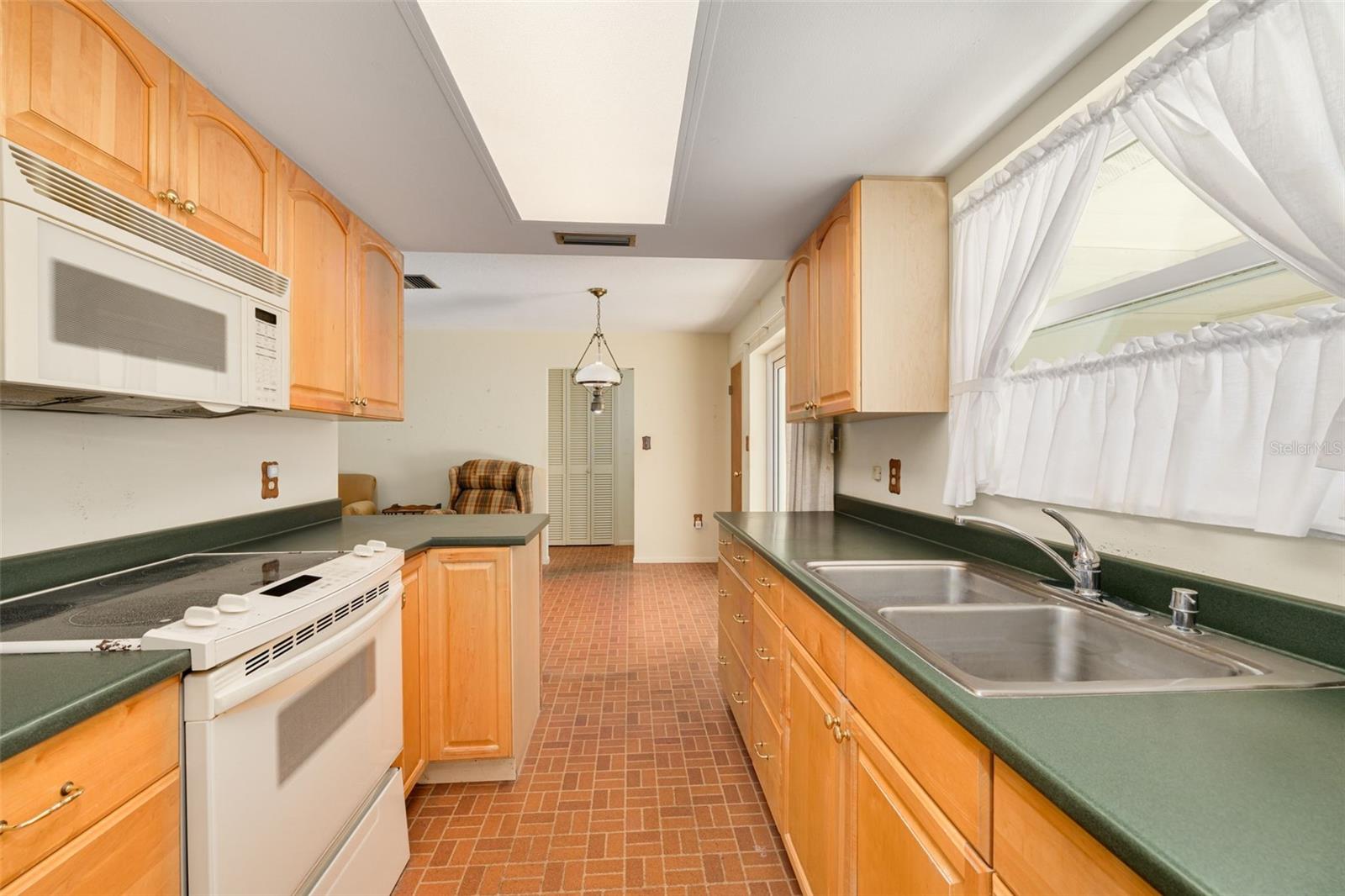 Kitchen and dinette space