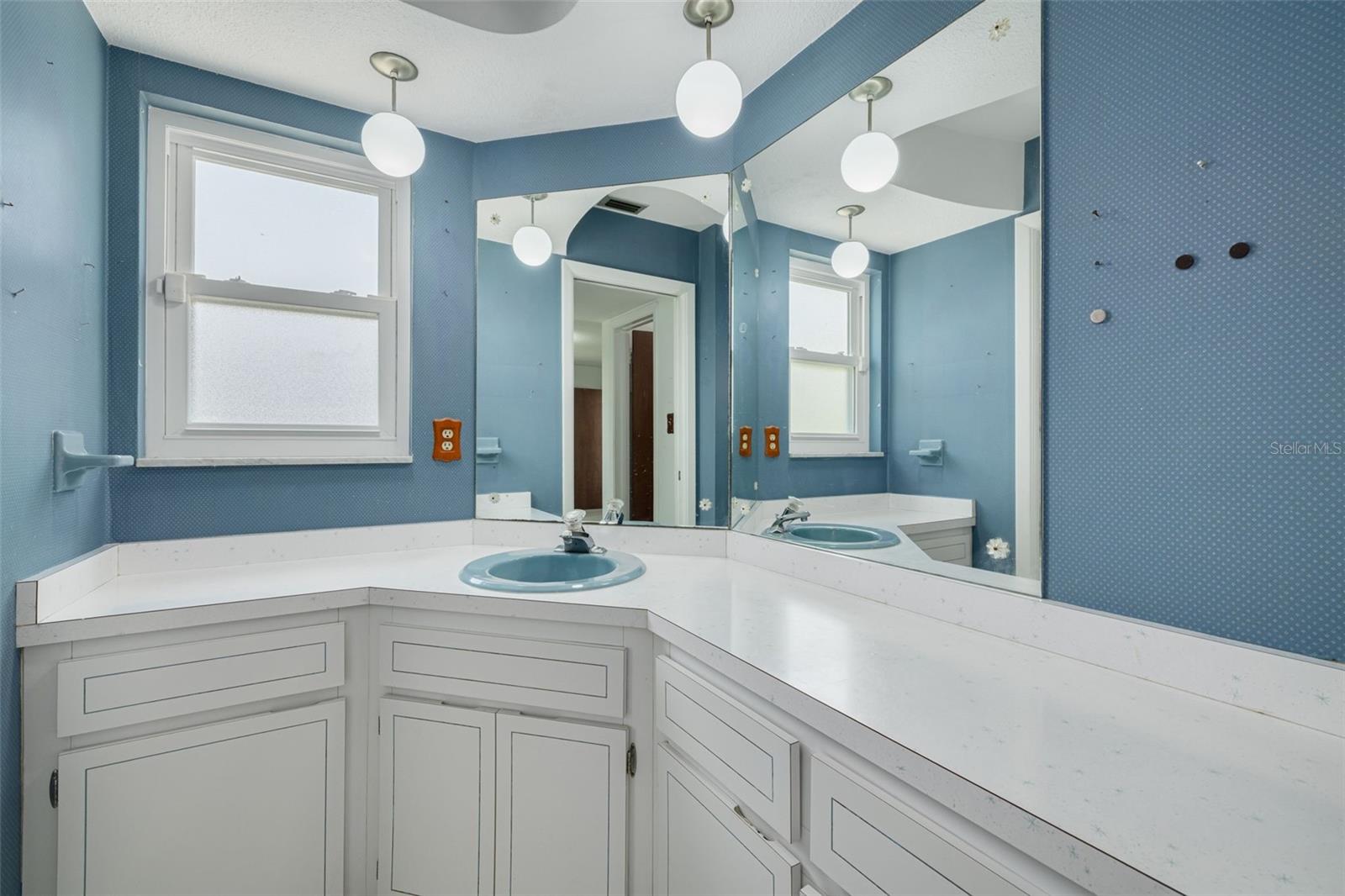 Primary Ensuite Bath