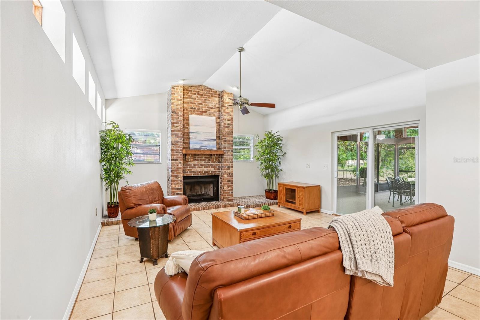 118 N GREENFIELD AVE, TEMPLE TERRACE, FL, 33617