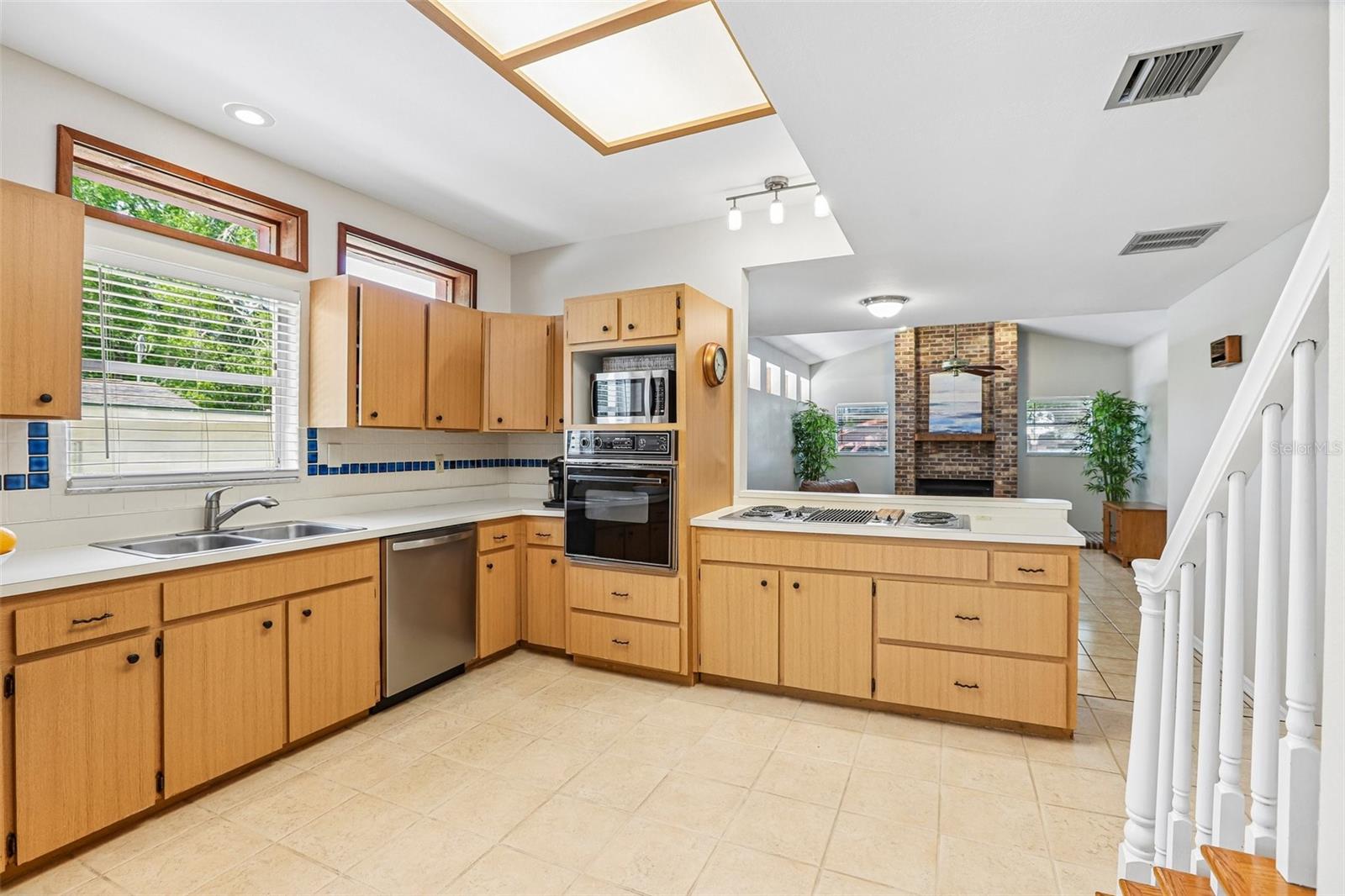 118 N GREENFIELD AVE, TEMPLE TERRACE, FL, 33617