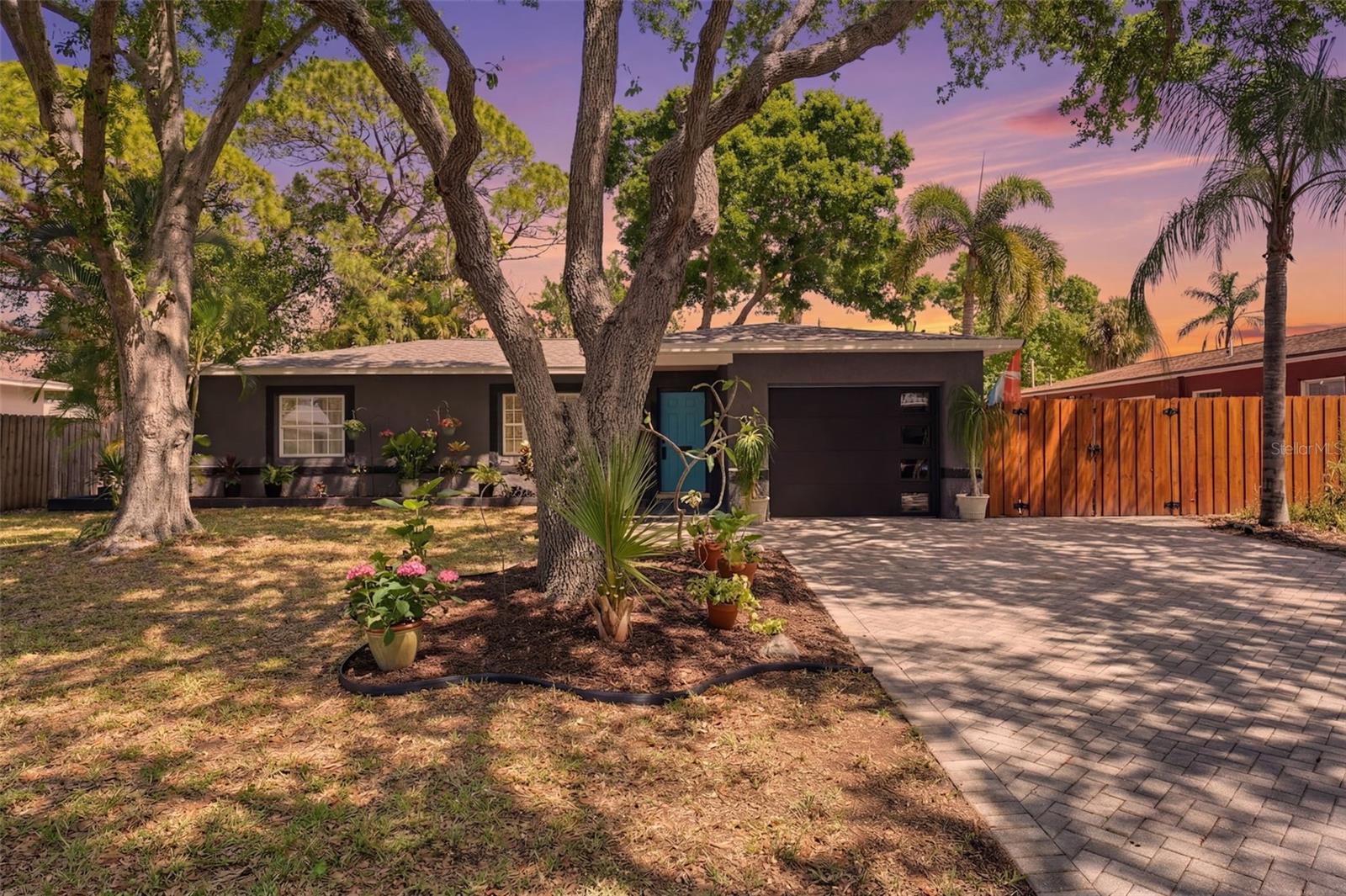 811 BAY VISTA BLVD S, ST PETERSBURG, FL, 33705