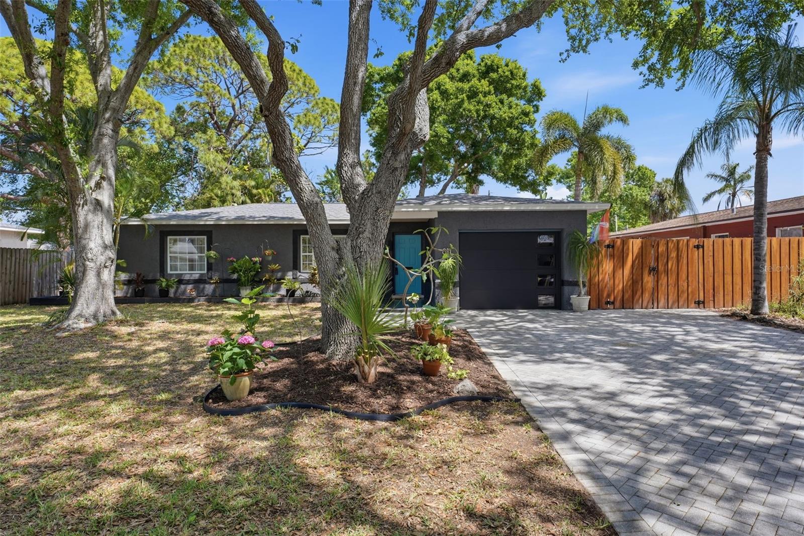 811 BAY VISTA BLVD S, ST PETERSBURG, FL, 33705