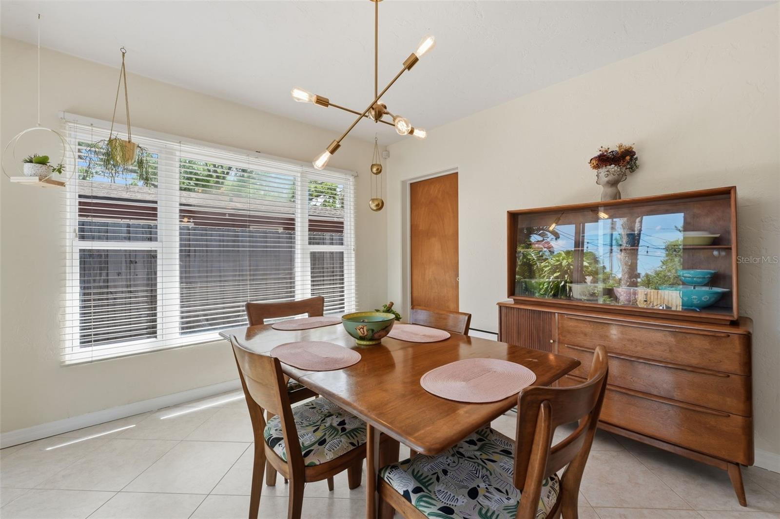 811 BAY VISTA BLVD S, ST PETERSBURG, FL, 33705