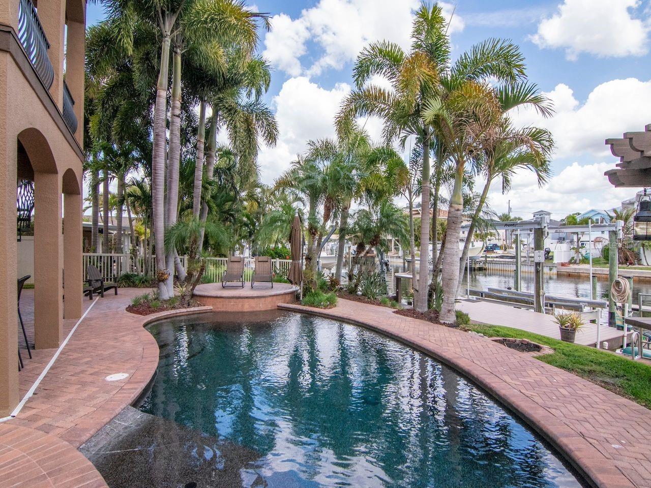 507 DRIFTWOOD DR E, PALM HARBOR, FL, 34683