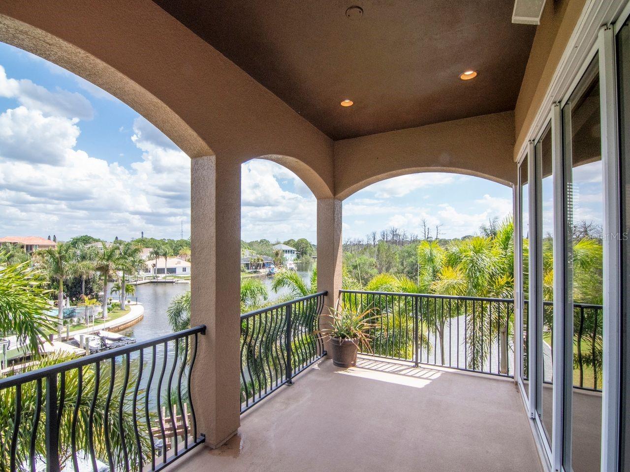 507 DRIFTWOOD DR E, PALM HARBOR, FL, 34683