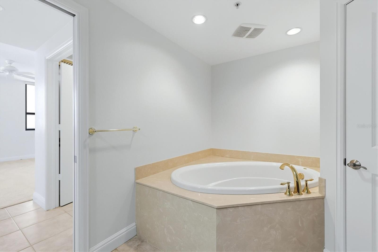 50 CENTRAL AVE #16-C, SARASOTA, FL, 34236