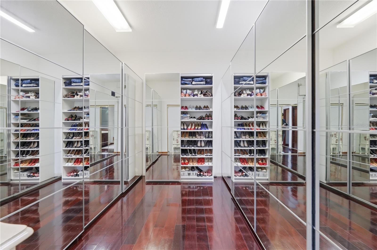 9211 HIDDEN BAY LN, ORLANDO, FL, 32819