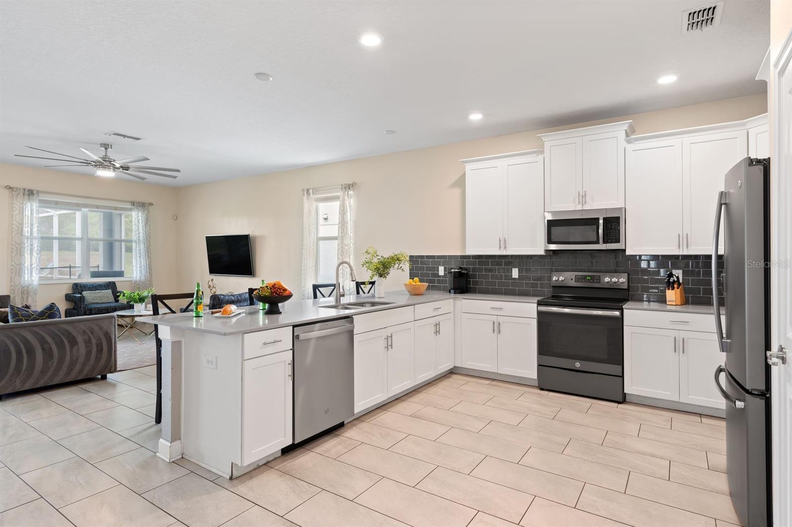 9050 STINGER DR, DAVENPORT, FL, 33896