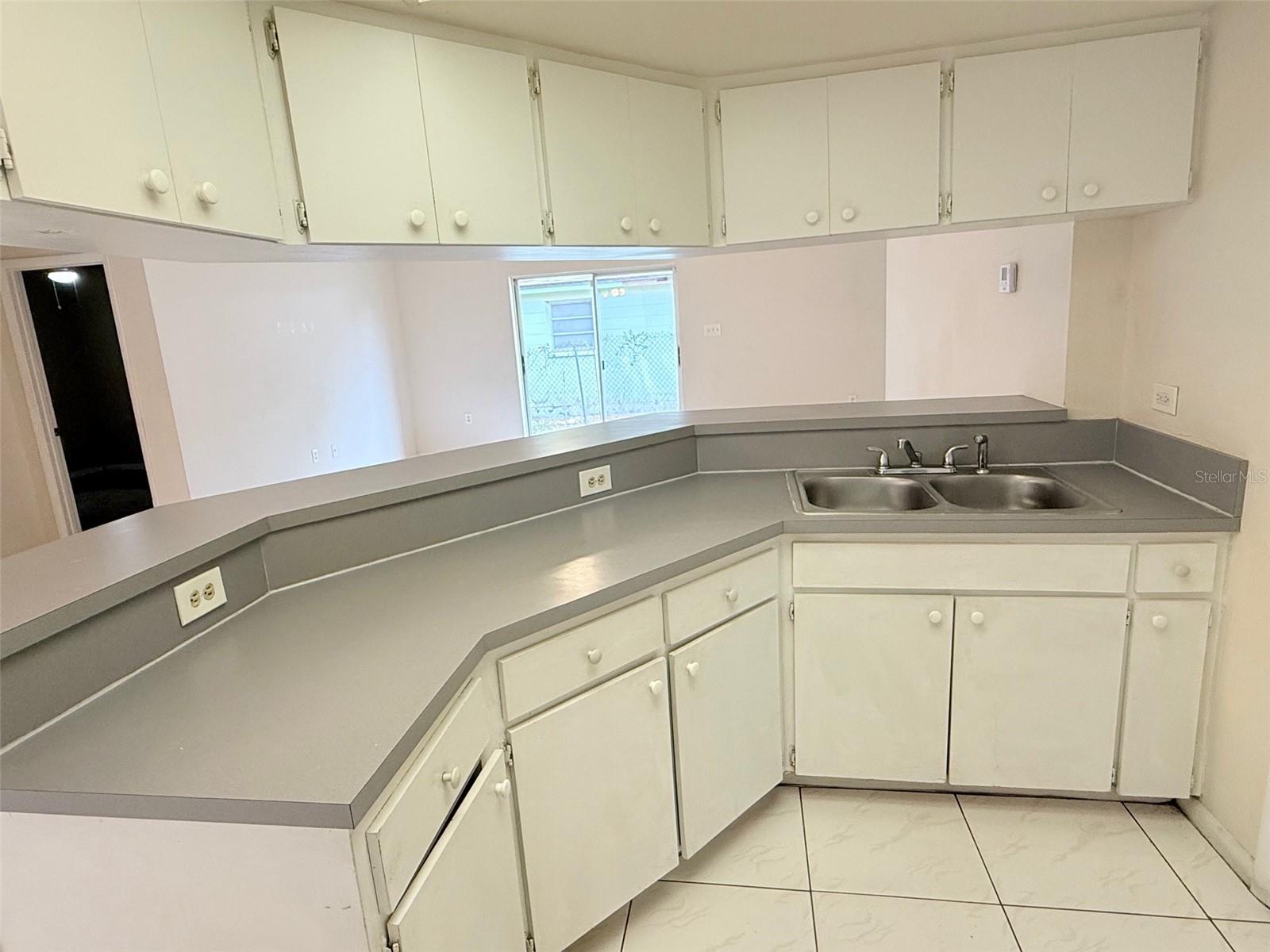 2615 E CURTIS ST, TAMPA, FL, 33610