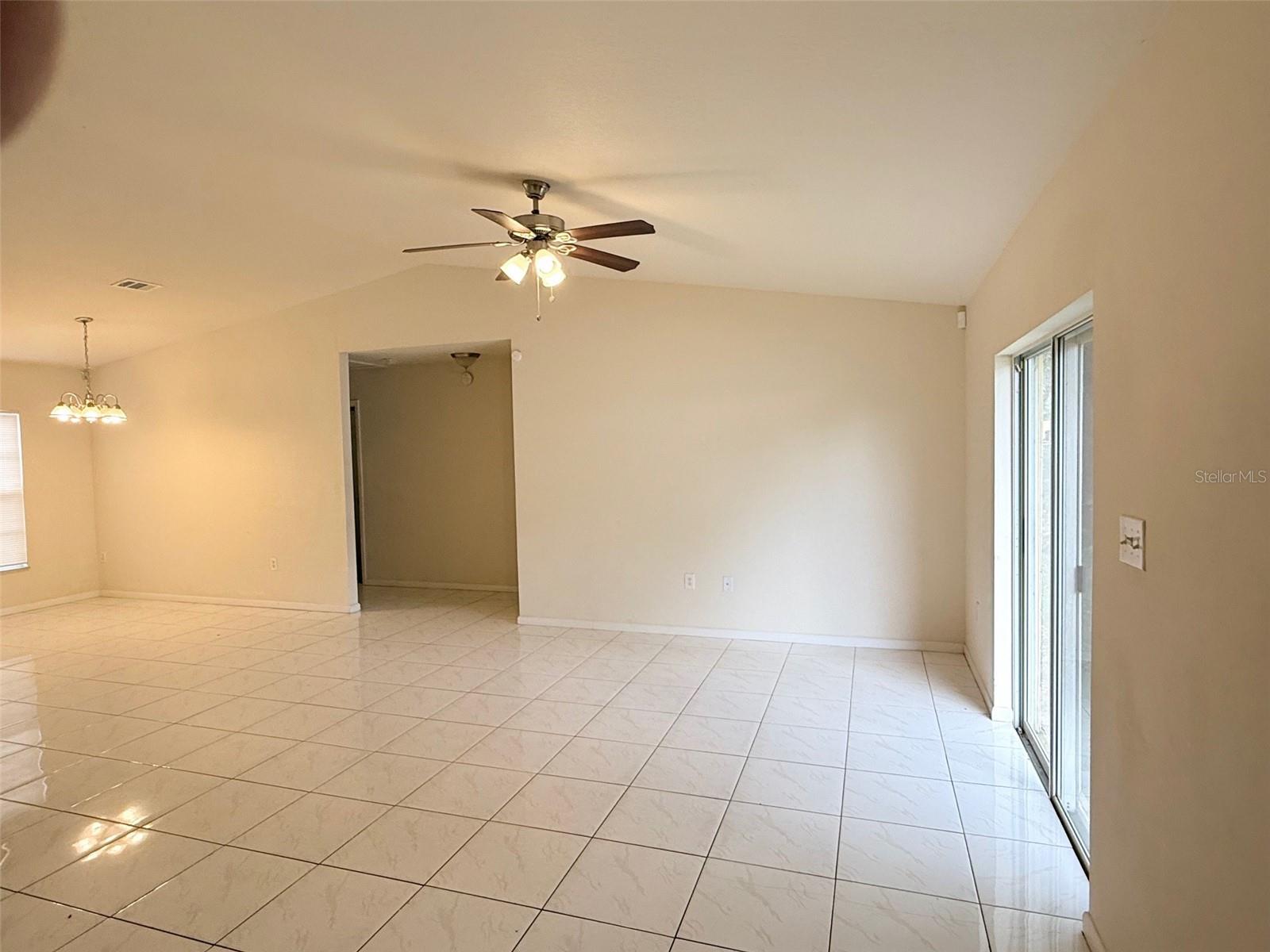 2615 E CURTIS ST, TAMPA, FL, 33610