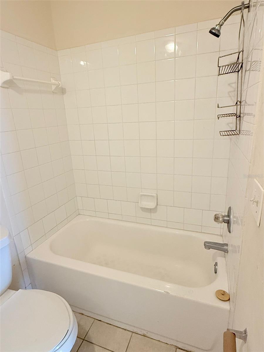 2615 E CURTIS ST, TAMPA, FL, 33610