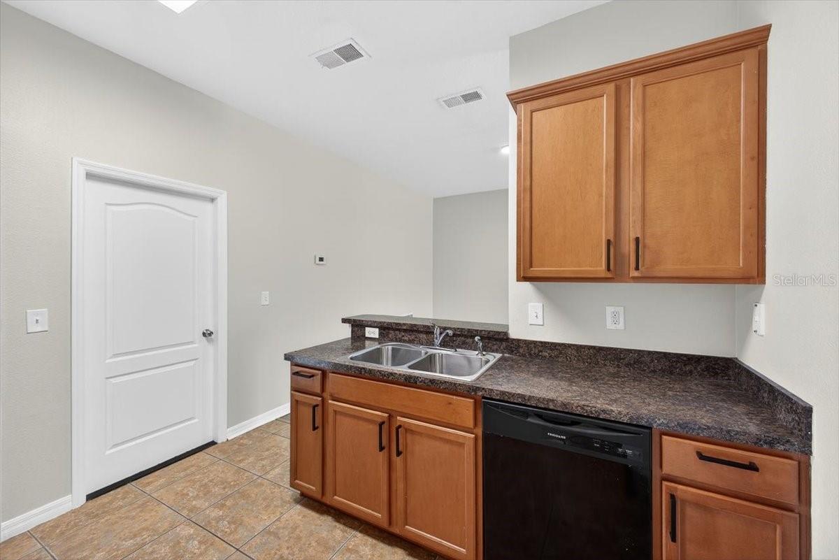 1654 J LAWSON BLVD, ORLANDO, FL, 32824