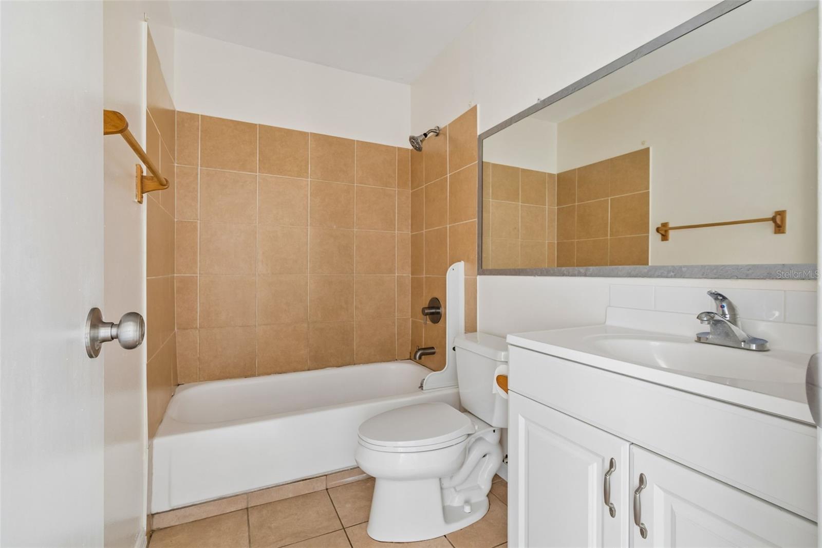 2725 HIDDEN LAKE BLVD #C, SARASOTA, FL, 34237