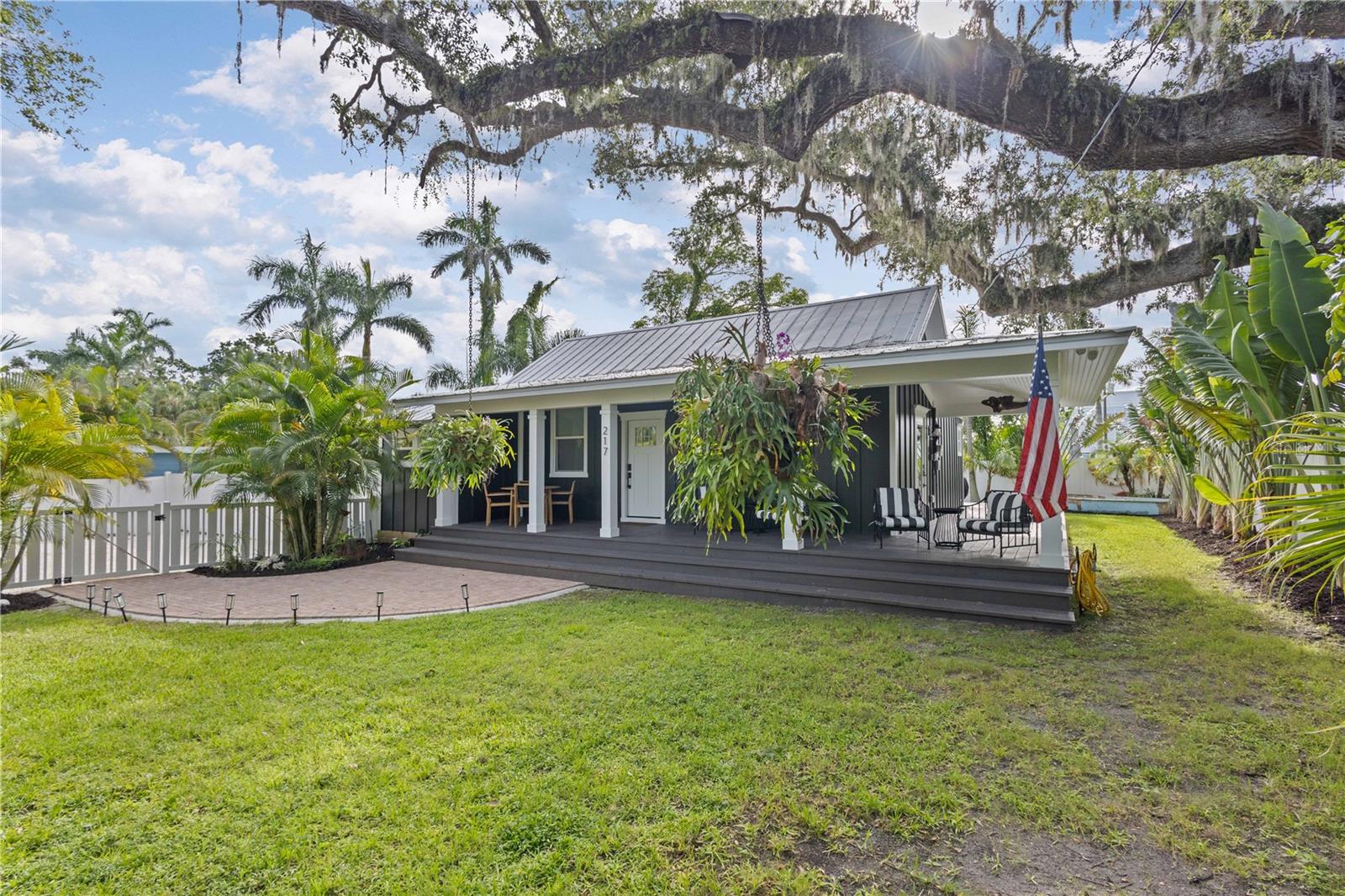 217 9TH ST E, BRADENTON, FL, 34208