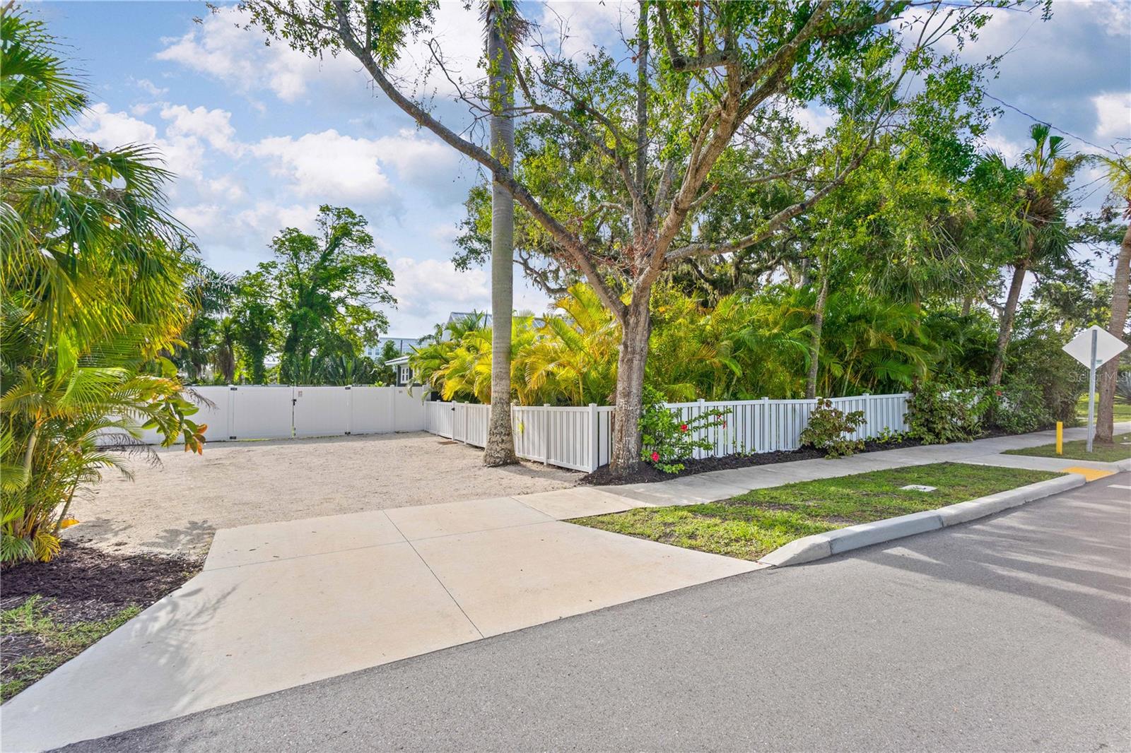 217 9TH ST E, BRADENTON, FL, 34208