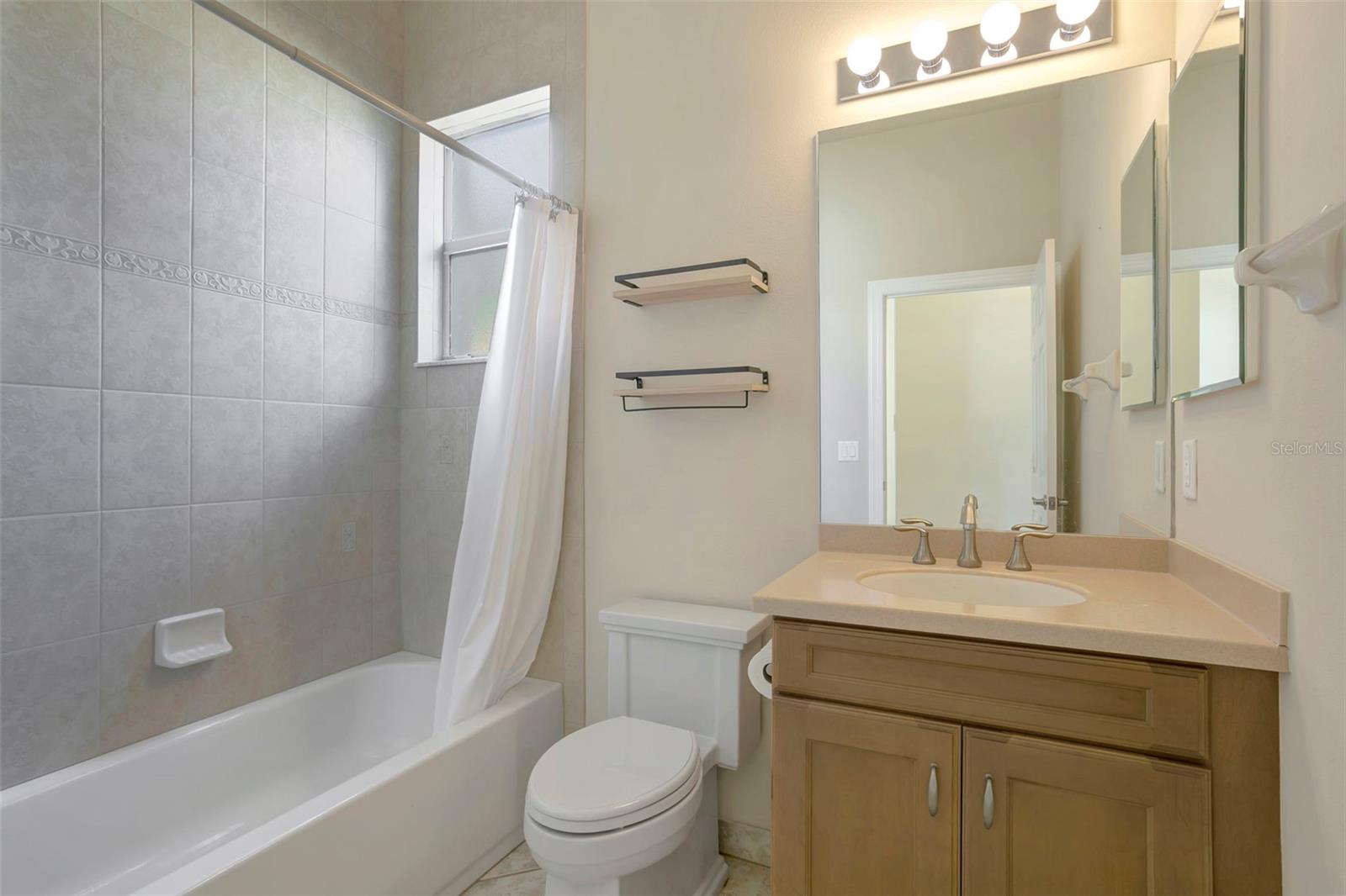 16022 GOLDEN LAKES DR, WIMAUMA, FL, 33598