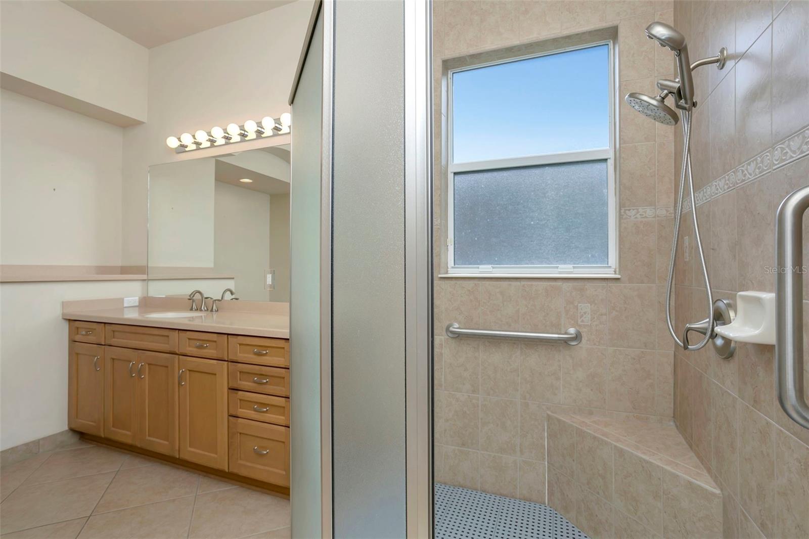 16022 GOLDEN LAKES DR, WIMAUMA, FL, 33598