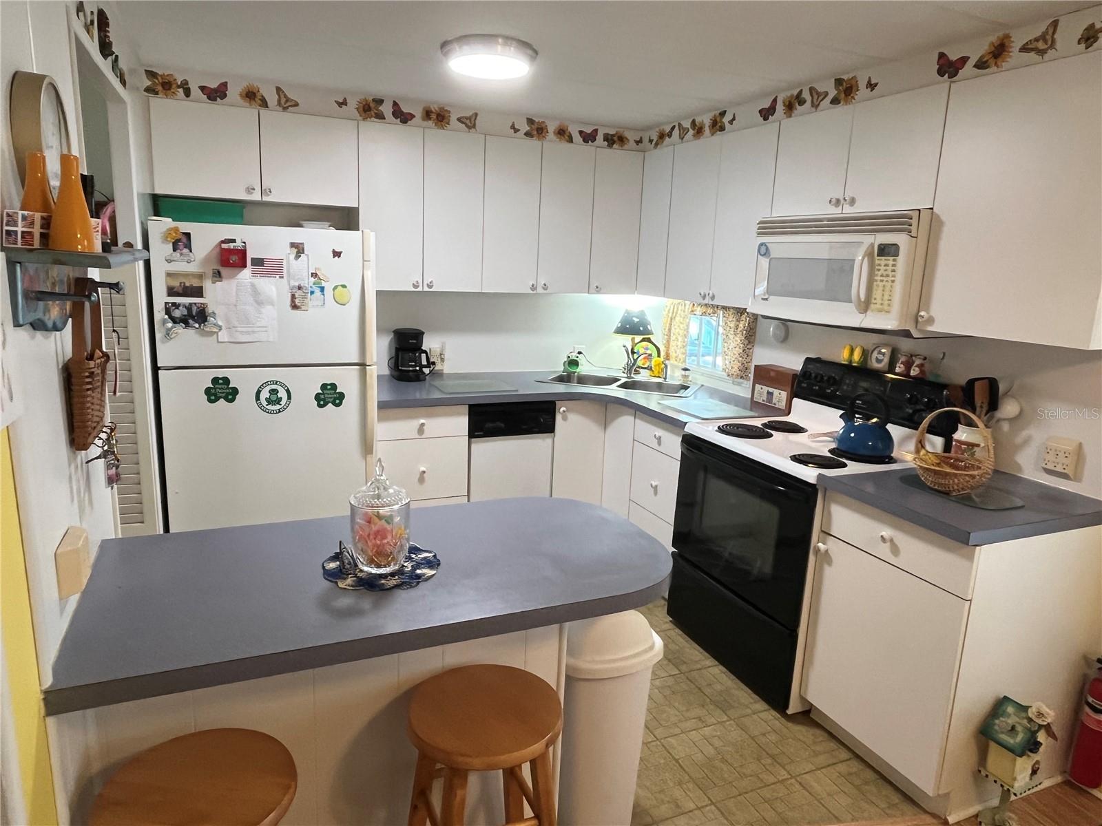 206 ROMA RD, VENICE, FL, 34285