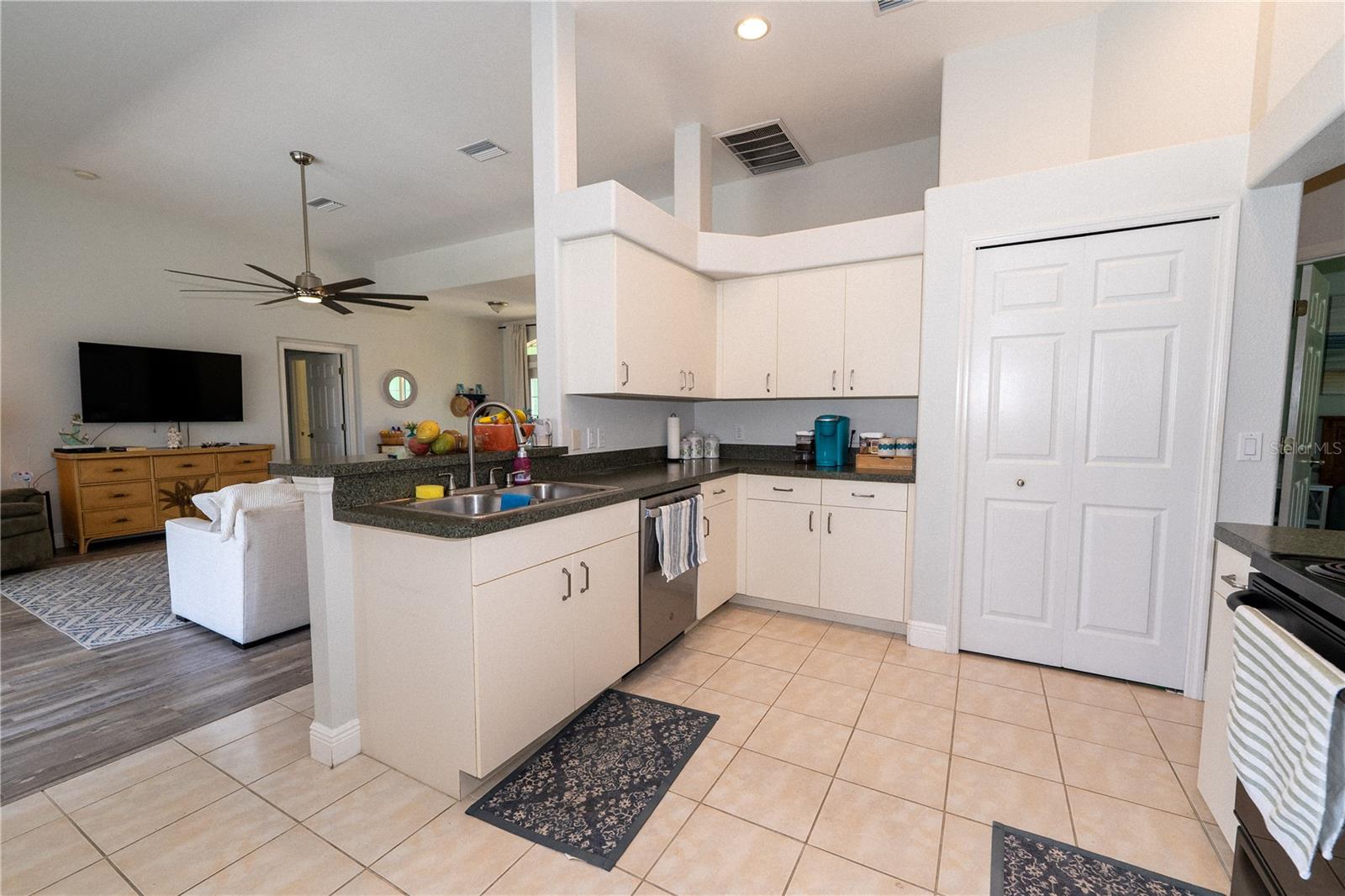 206 MARINER LN, ROTONDA WEST, FL, 33947