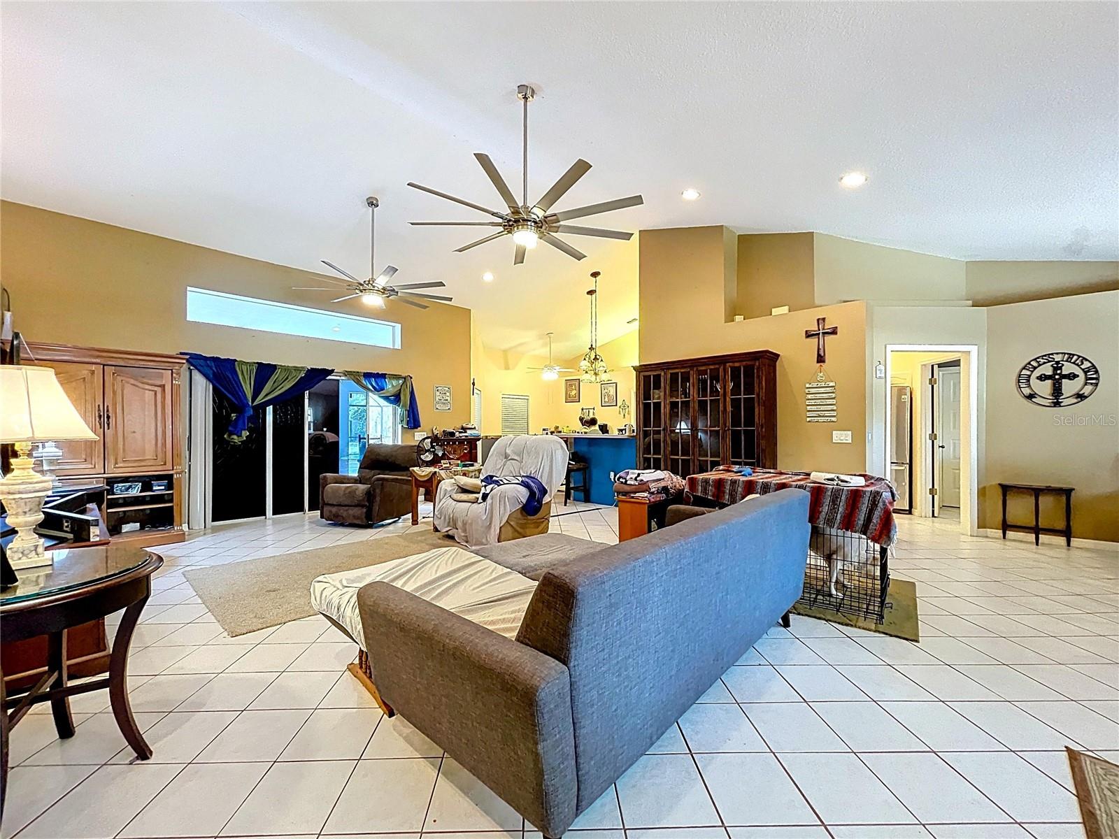 8402 SOUTHWOOD PINES ST, LITHIA, FL, 33547