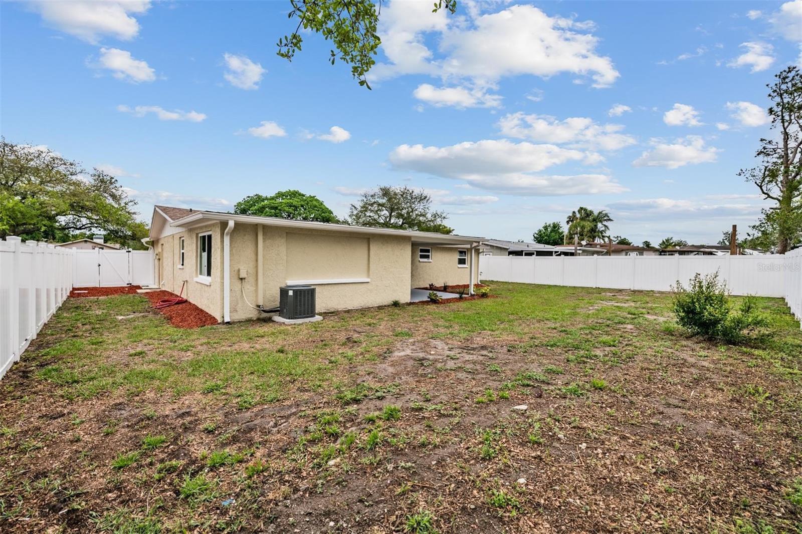 5255 SCHOOL RD, NEW PORT RICHEY, FL, 34653