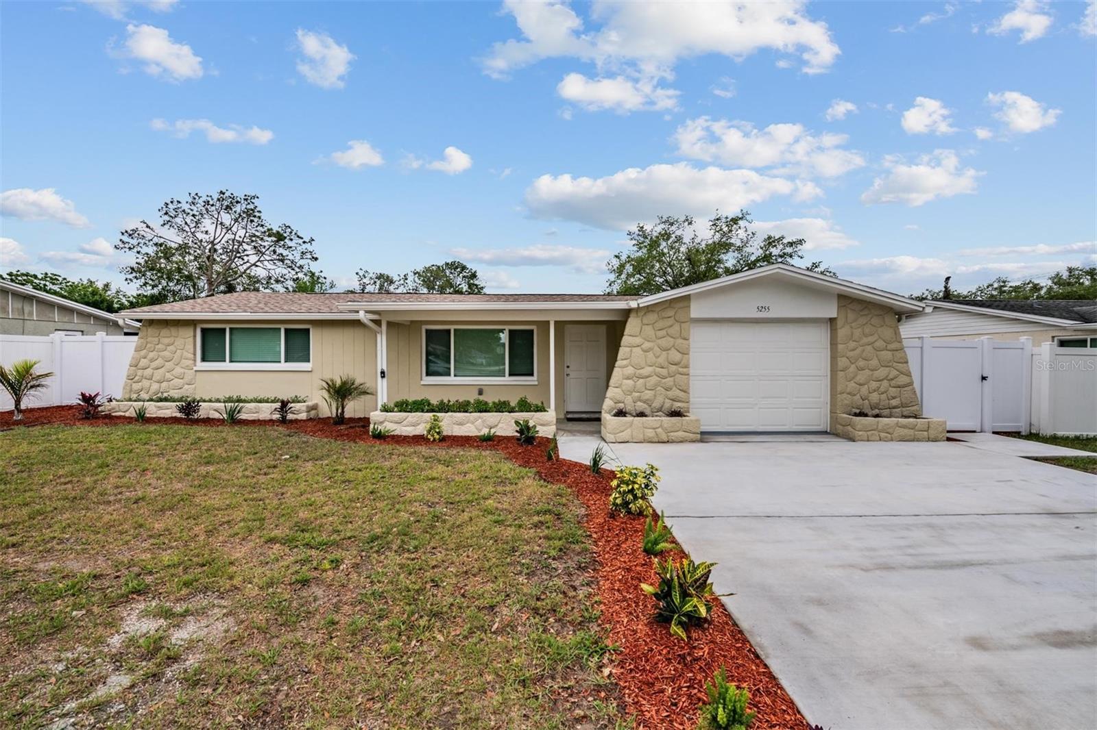 5255 SCHOOL RD, NEW PORT RICHEY, FL, 34653
