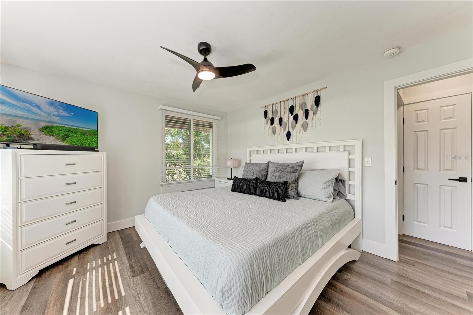 339 SUWANEE AVE, SARASOTA, FL, 34243