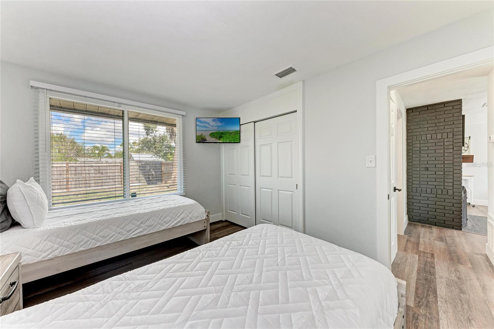 339 SUWANEE AVE, SARASOTA, FL, 34243