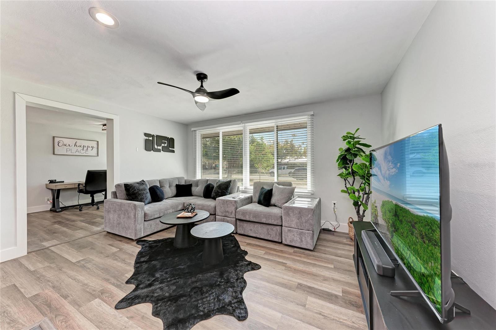 339 SUWANEE AVE, SARASOTA, FL, 34243