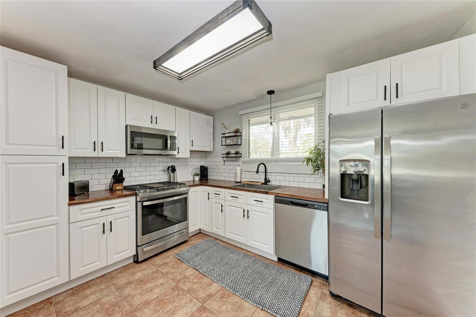 339 SUWANEE AVE, SARASOTA, FL, 34243