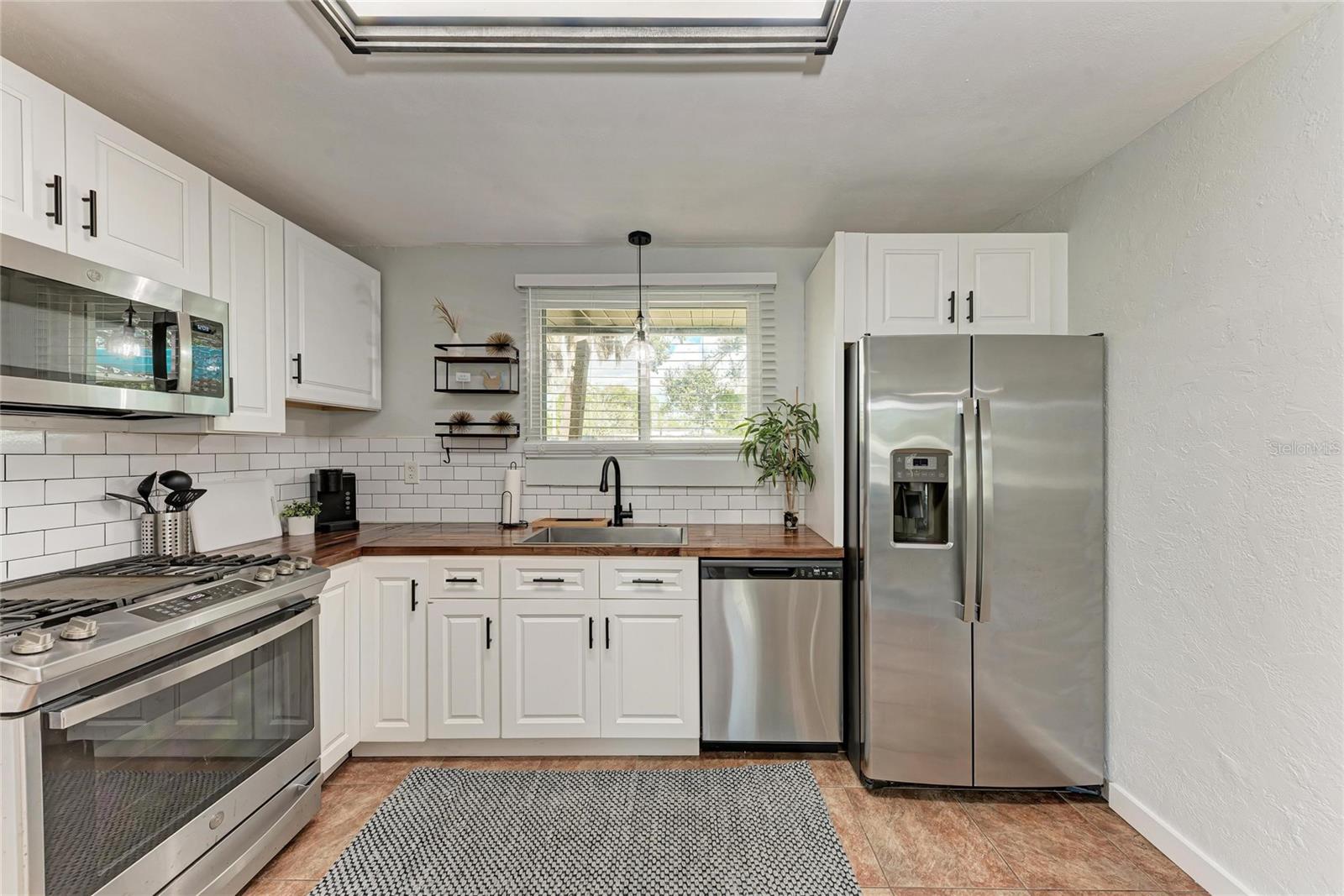 339 SUWANEE AVE, SARASOTA, FL, 34243