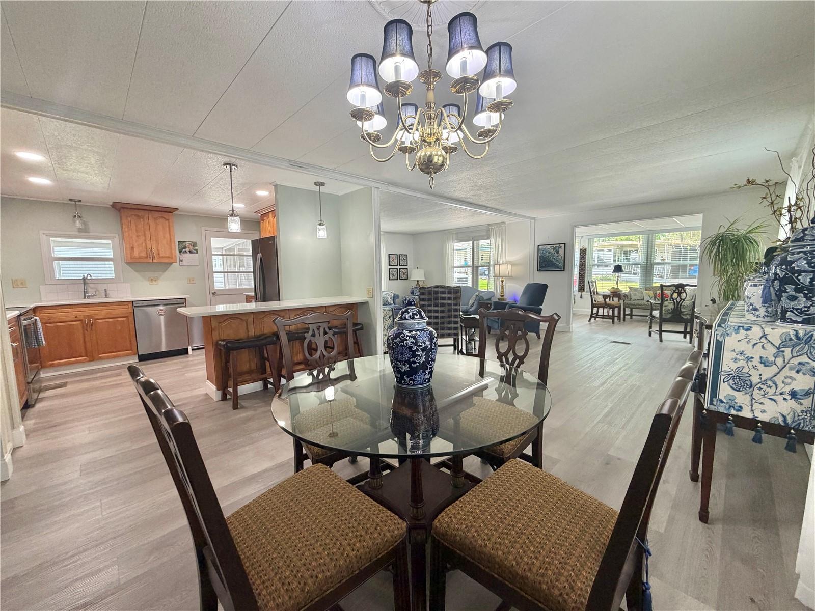 103 ROYAL PALM DR, LEESBURG, FL, 34748