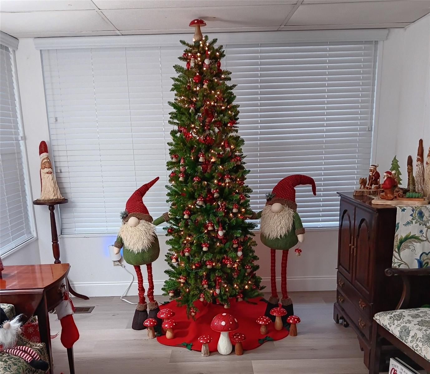 103 ROYAL PALM DR, LEESBURG, FL, 34748