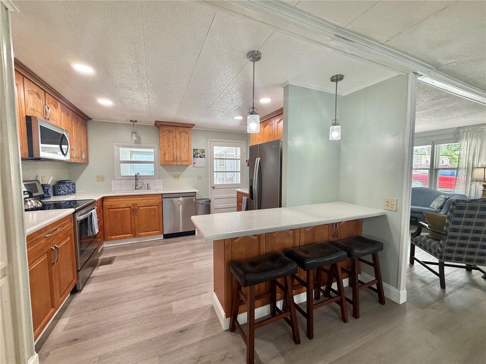 103 ROYAL PALM DR, LEESBURG, FL, 34748