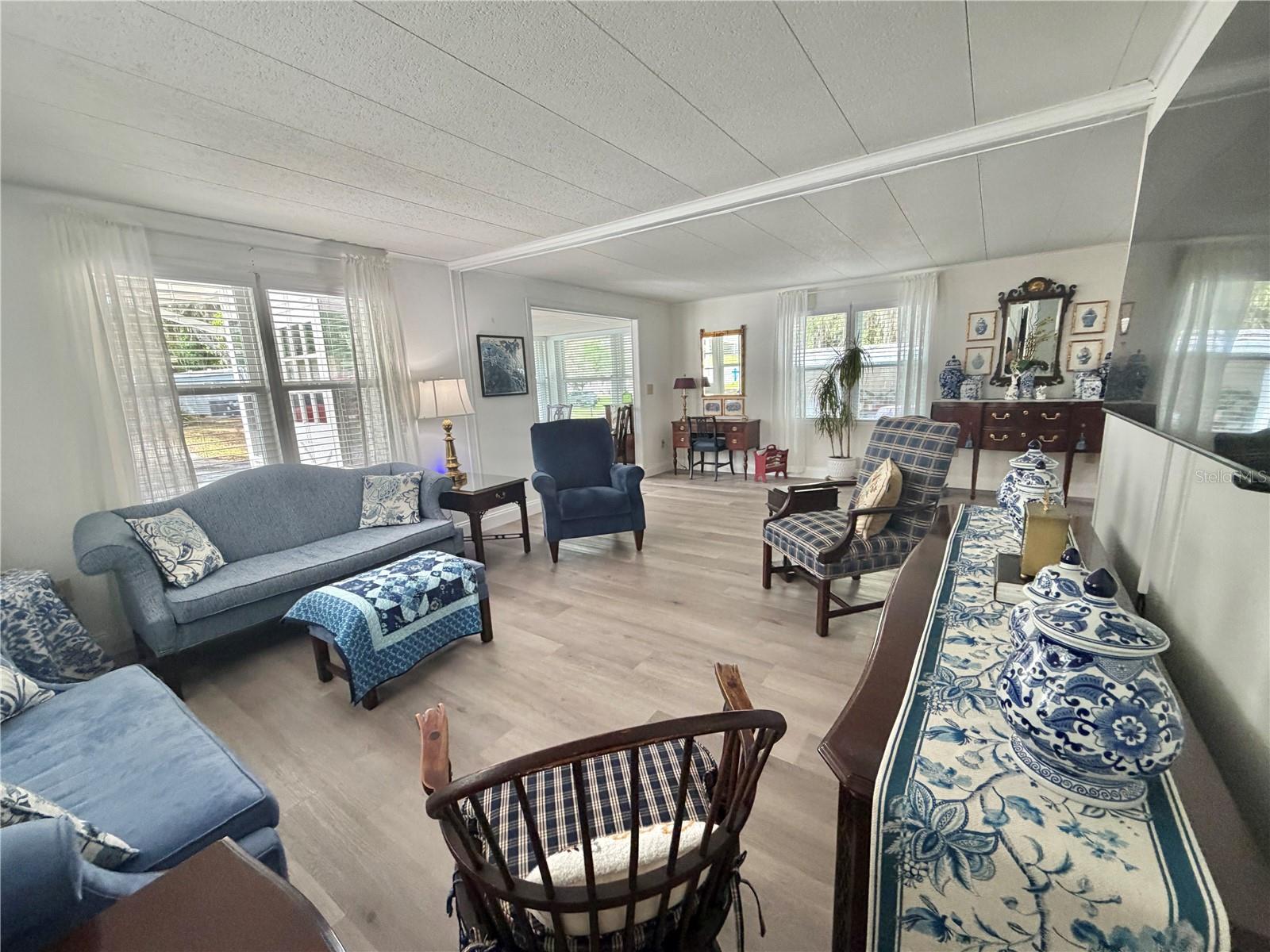 103 ROYAL PALM DR, LEESBURG, FL, 34748