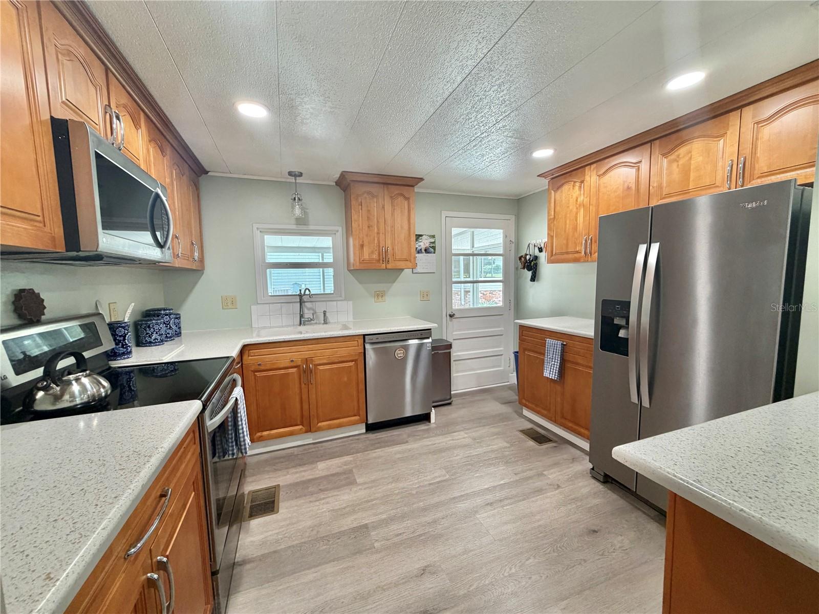 103 ROYAL PALM DR, LEESBURG, FL, 34748
