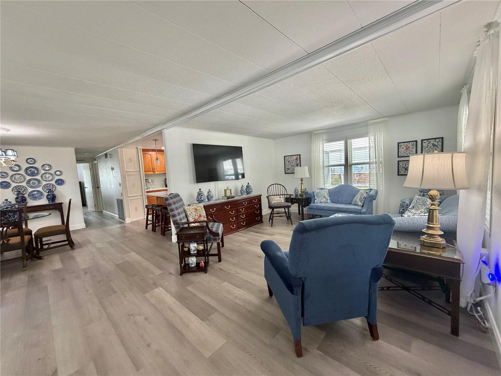 103 ROYAL PALM DR, LEESBURG, FL, 34748
