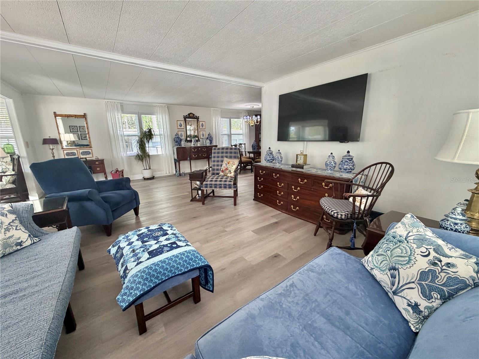 103 ROYAL PALM DR, LEESBURG, FL, 34748