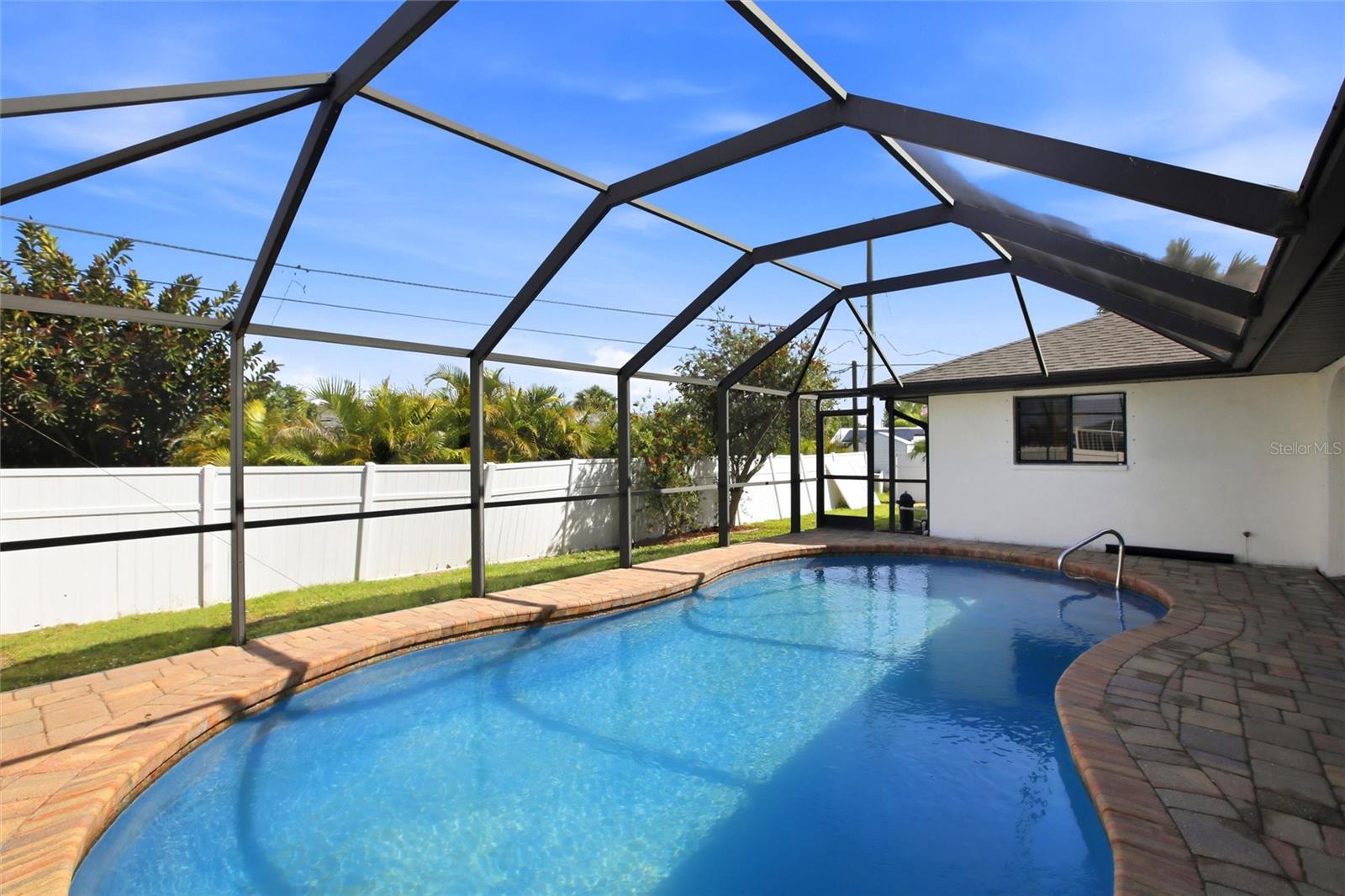 176 N WATERWAY DR NW, PORT CHARLOTTE, FL, 33952