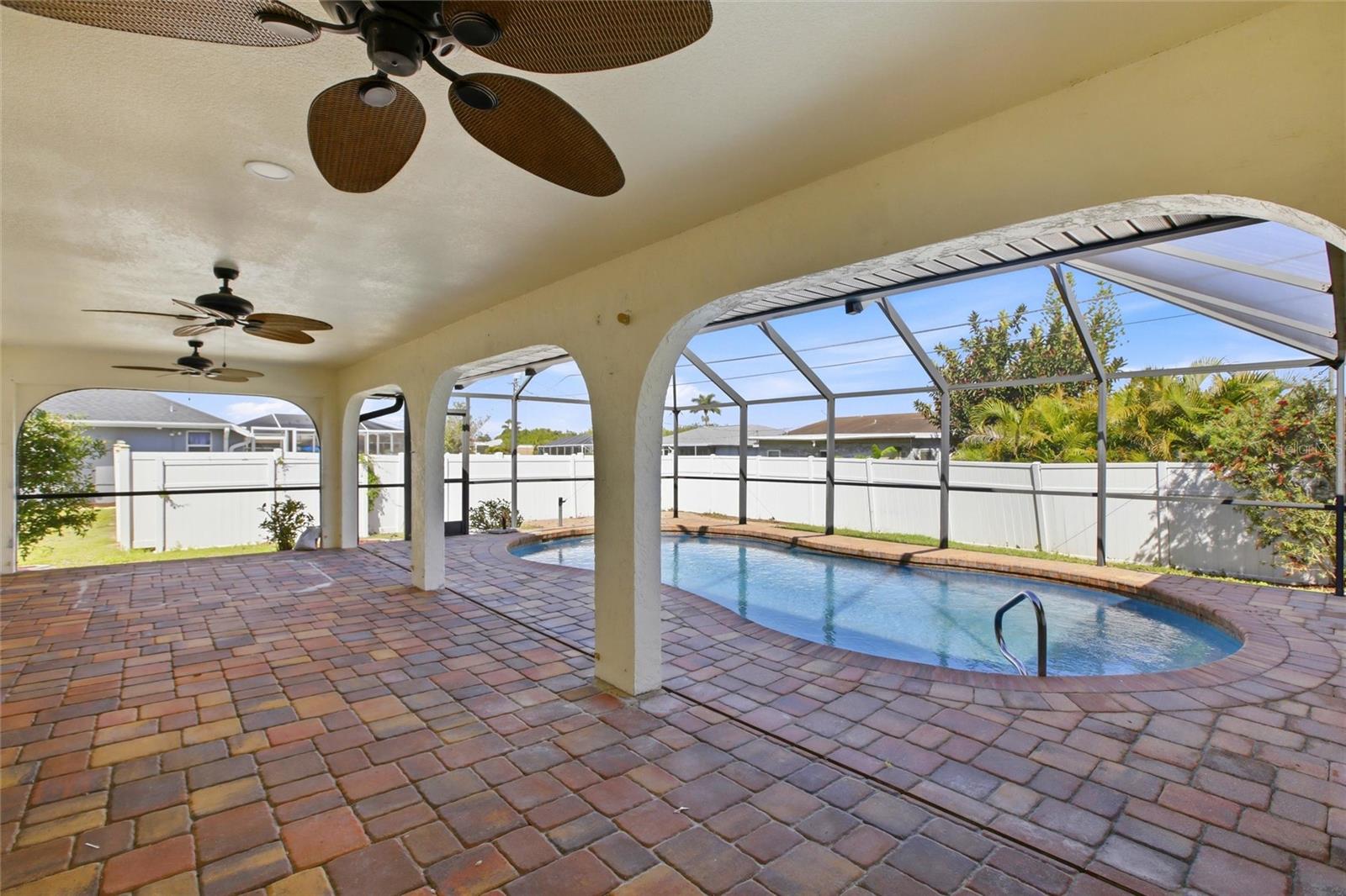 176 N WATERWAY DR NW, PORT CHARLOTTE, FL, 33952