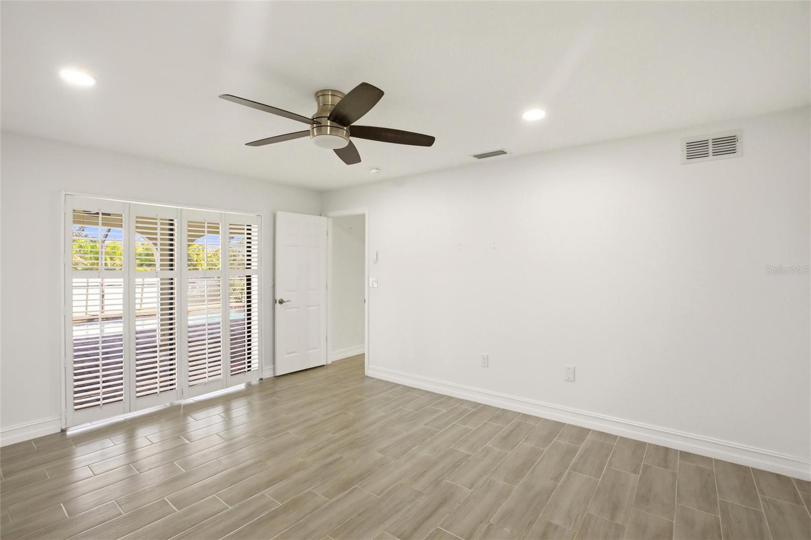 176 N WATERWAY DR NW, PORT CHARLOTTE, FL, 33952